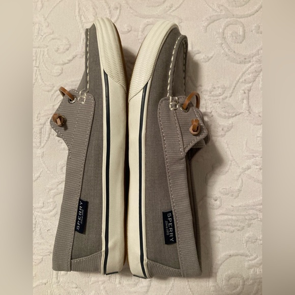 Sperry Women’s Lounge Away Grey Top Sider Shoes
Size 7.5 - Picture 3 of 6